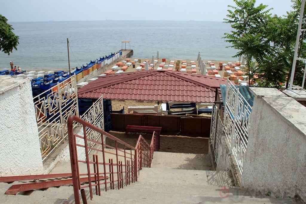 Студия С Двориком В Отраде Odessa Dış mekan fotoğraf